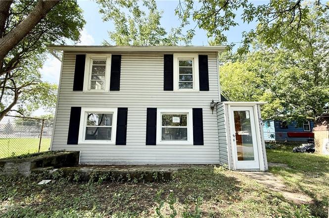 533 Adam St