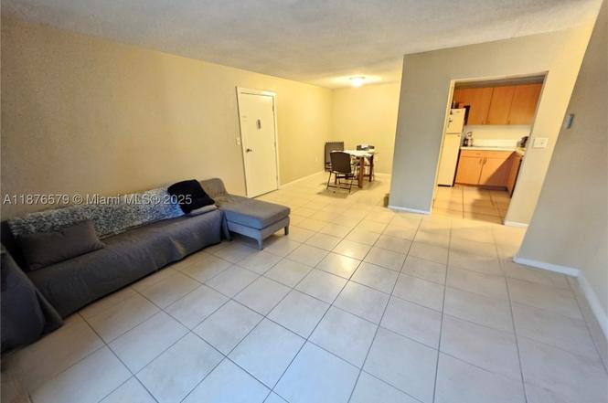 411 Executive Center Dr #209