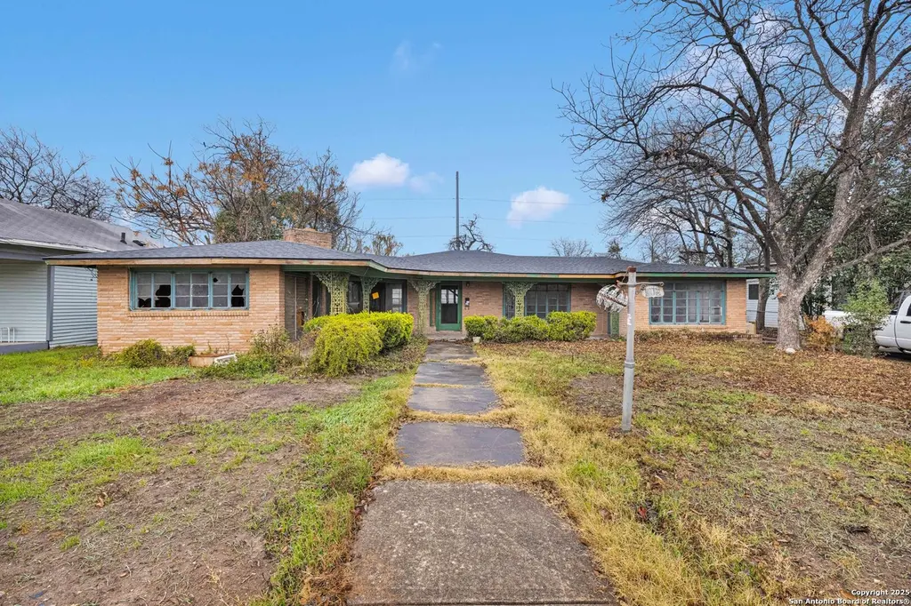 315 Blue Bonnet St