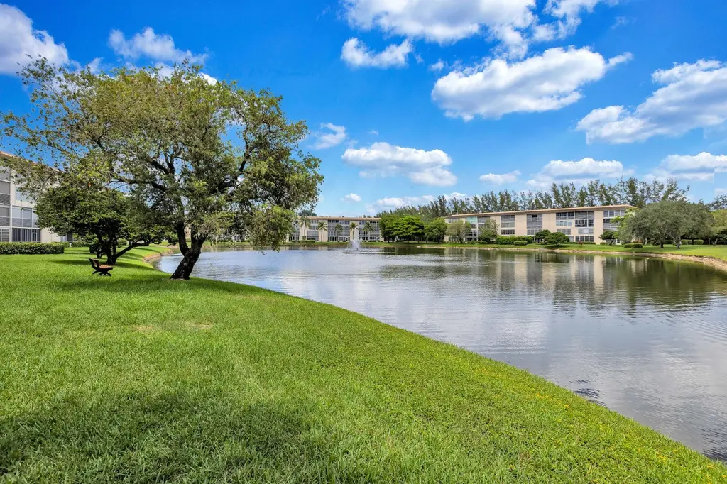 1902 Bermuda Cir Unit L2