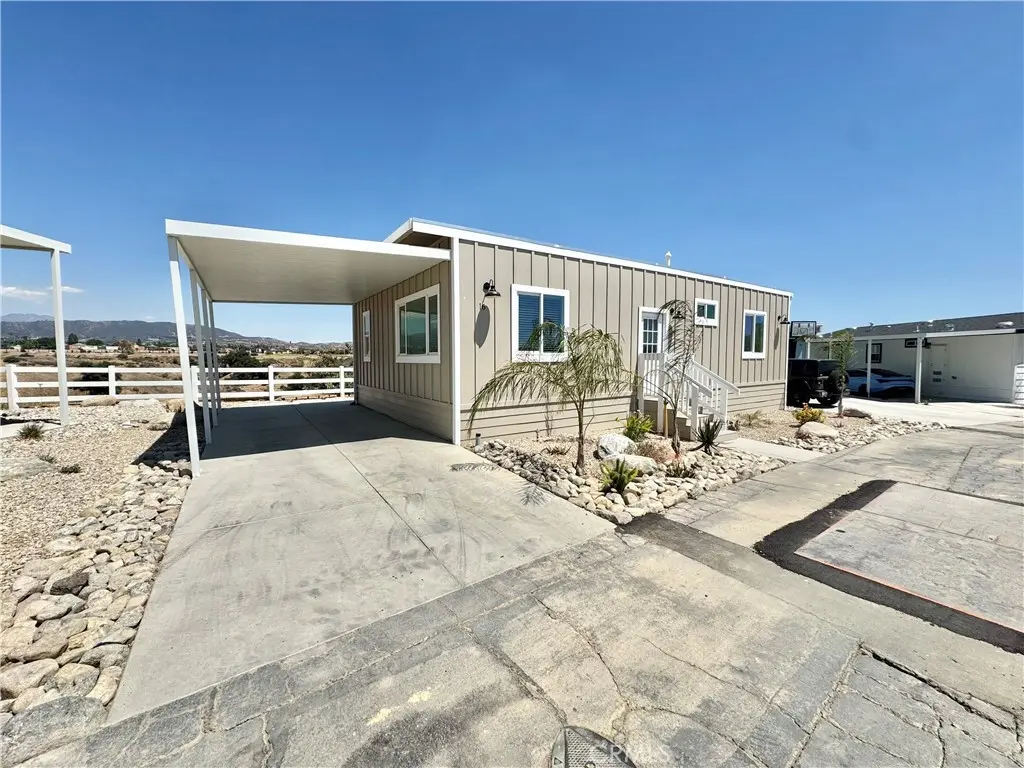 1134 Villa Calimesa #16