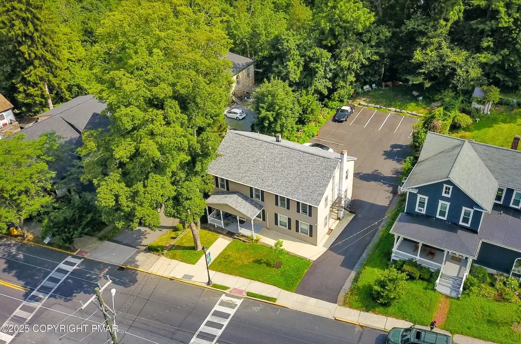 36 Main St