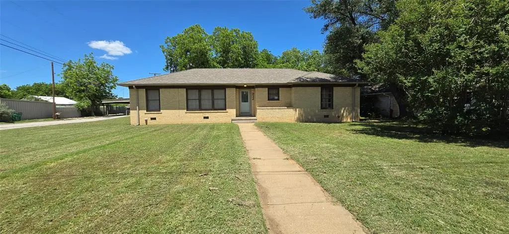 932 W Live Oak St