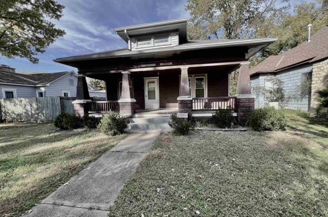 1204 E 11th Ave