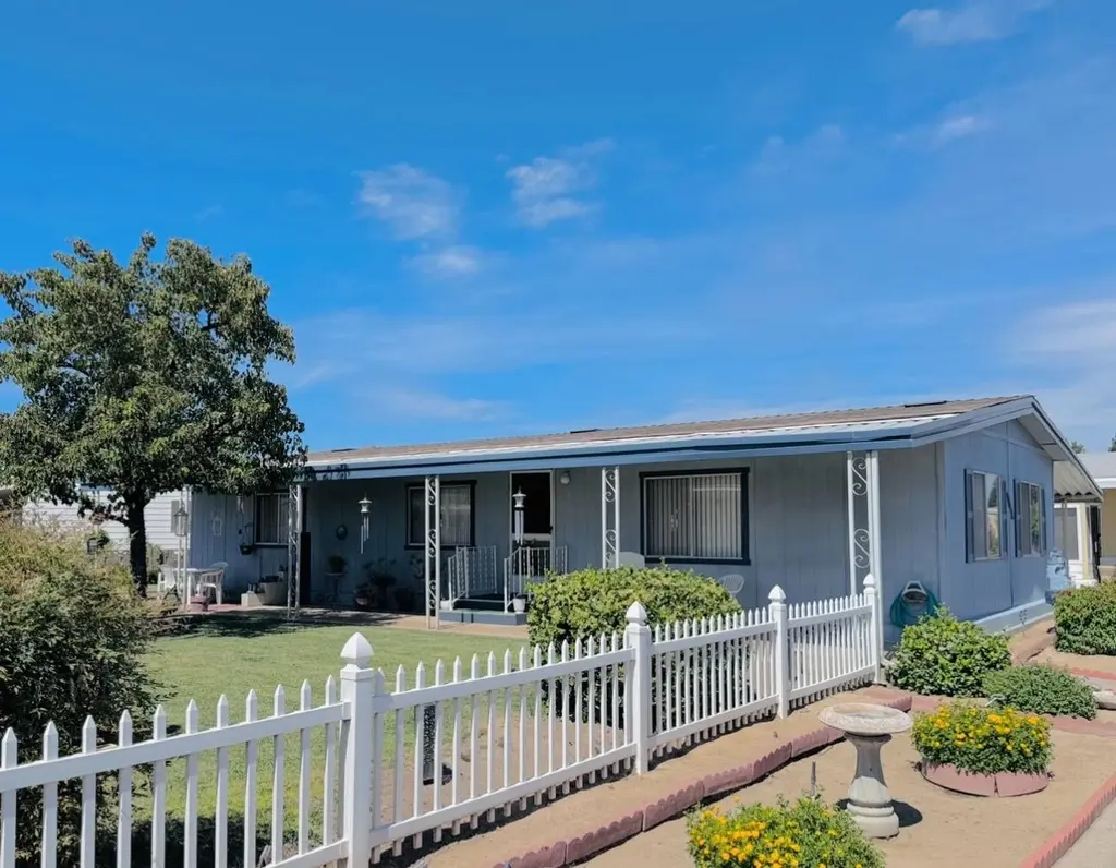 1701 Dinuba Ave #140