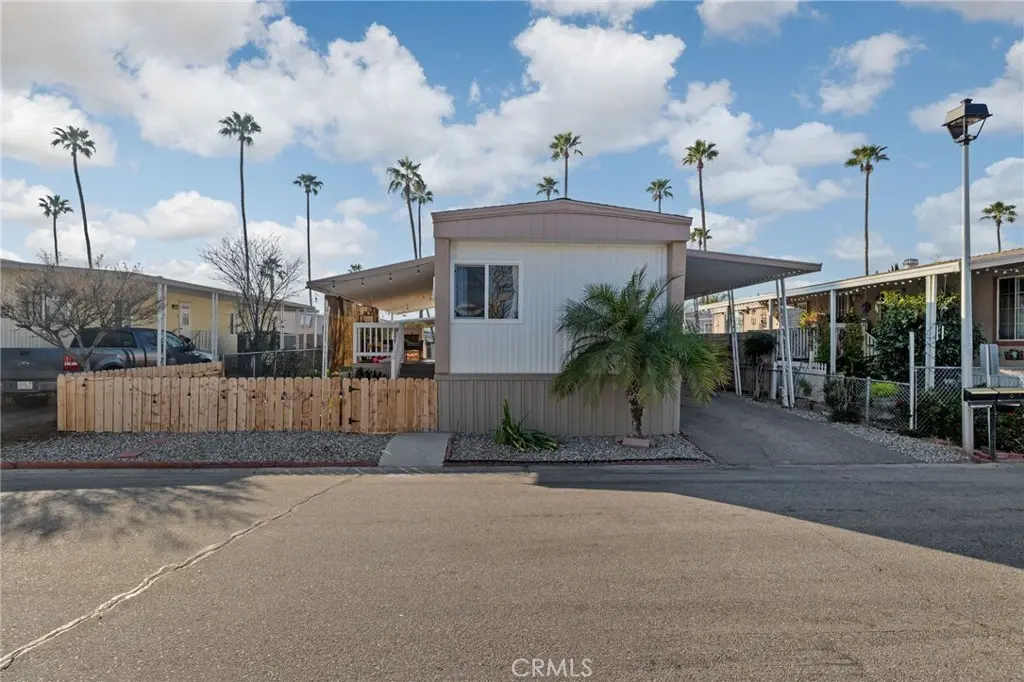285 FLORENCE Ln