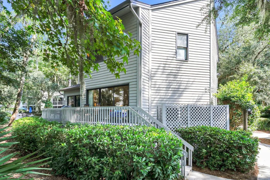 19 Lemoyne Ave #23