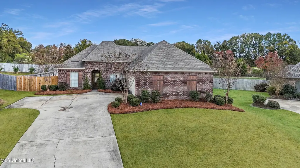 260 Rockbridge Dr