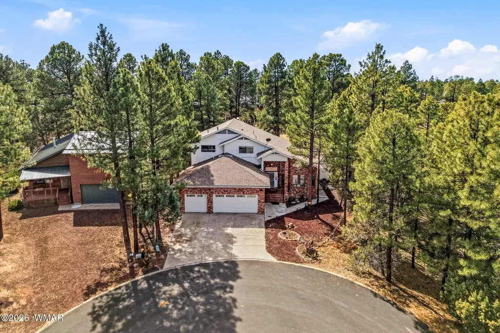 320 N 34th Dr