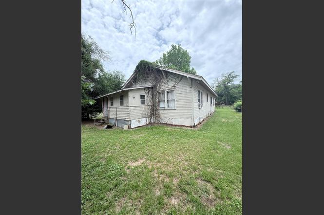 1228 S Old Corry Field Rd