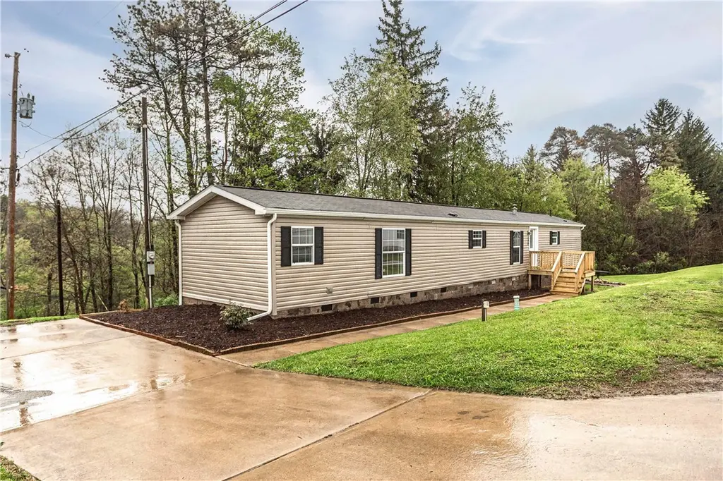 220 Polo Dr