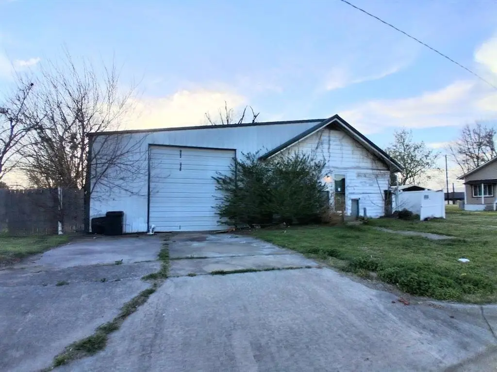 202 S Center Ave