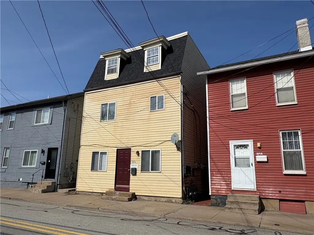 1856 Main St