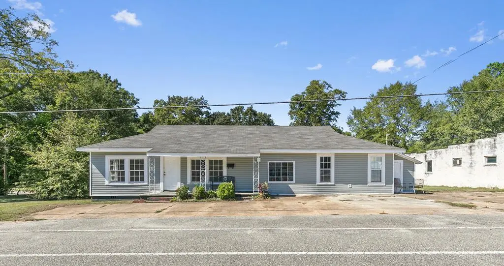 418 S Main St
