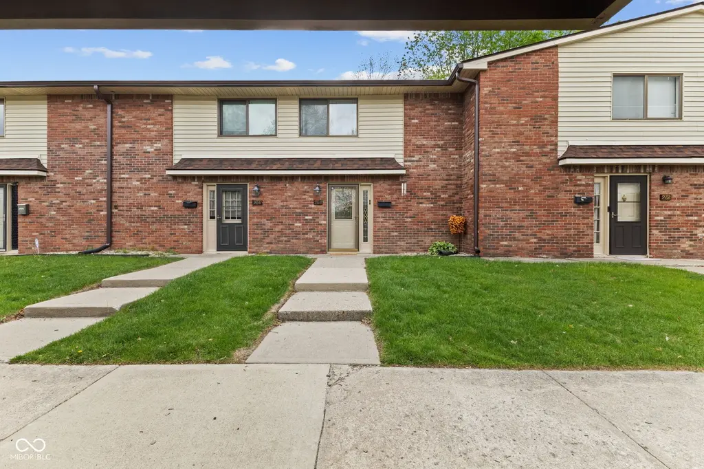 968 Greenwood Trl W