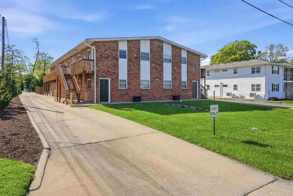 513 N Old Hwy 63