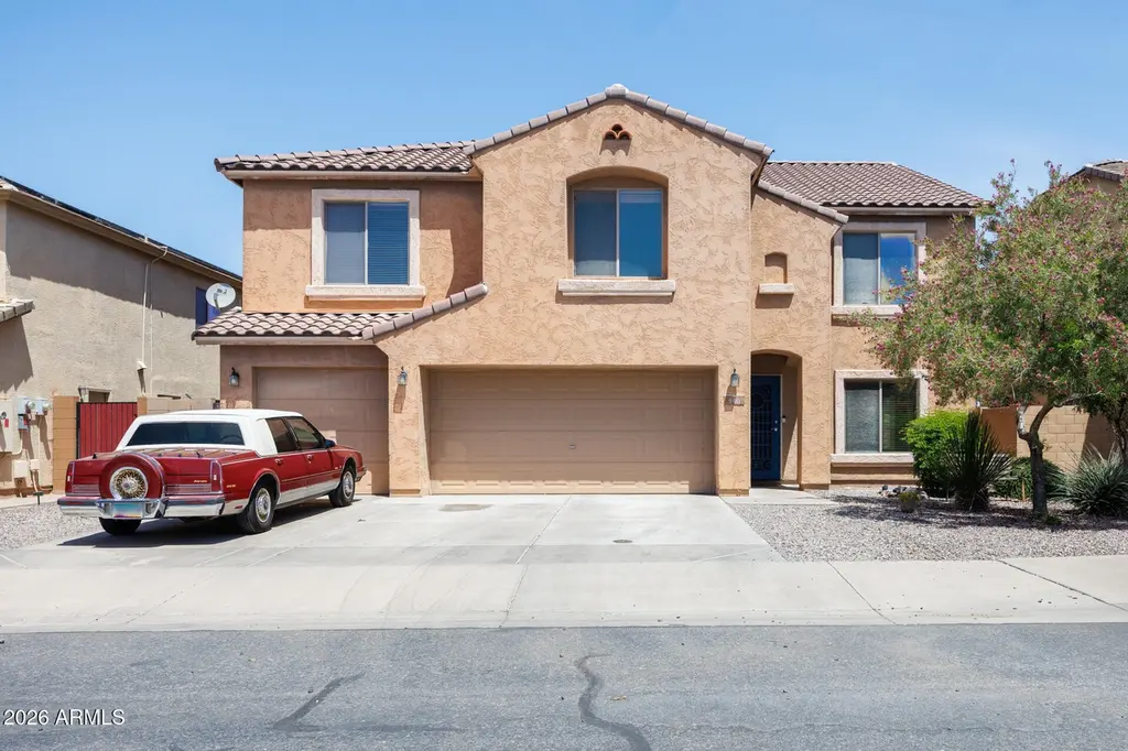 940 W Elizabeth Way