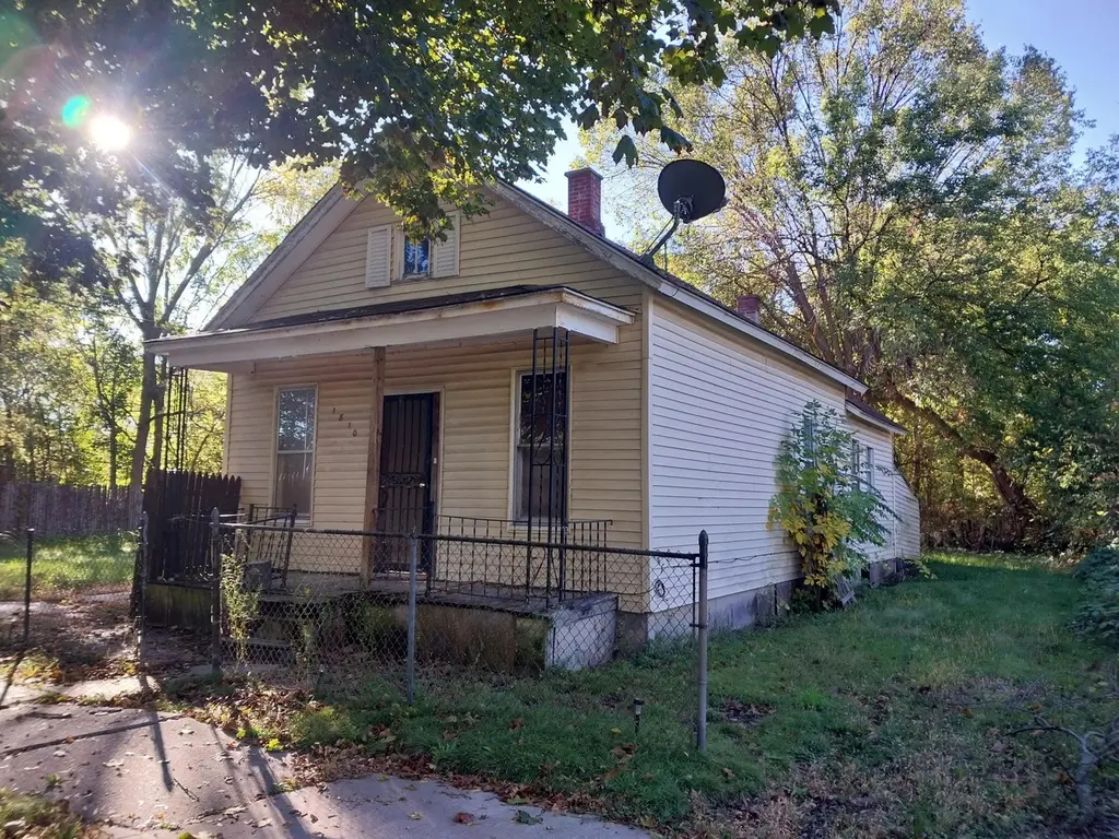 1810 Carroll St