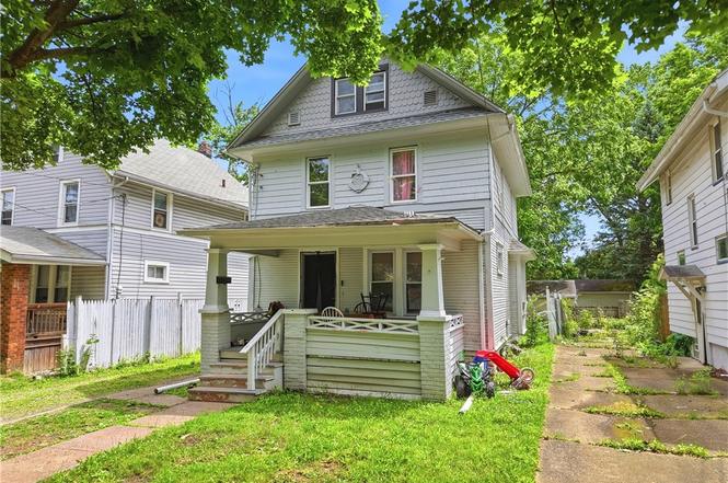 317 Black St