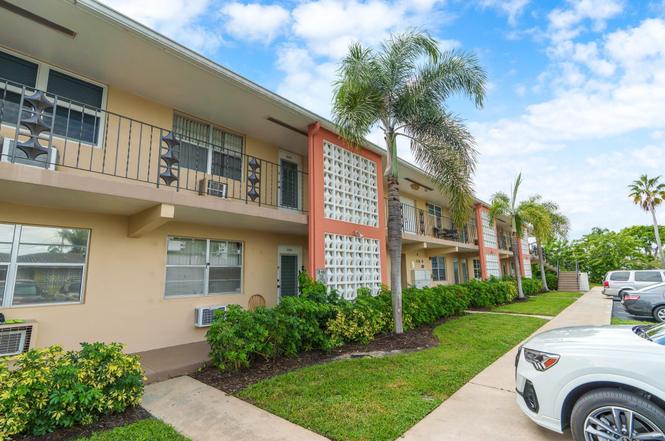 2106 NE 56th Ct #204