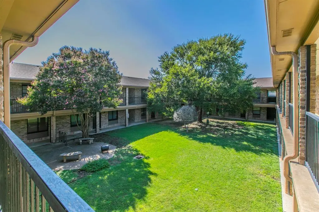1214 Baylor Ave #205