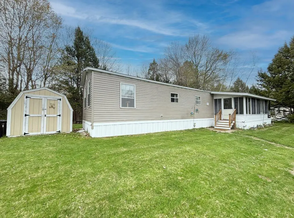35 Round Stone Rd