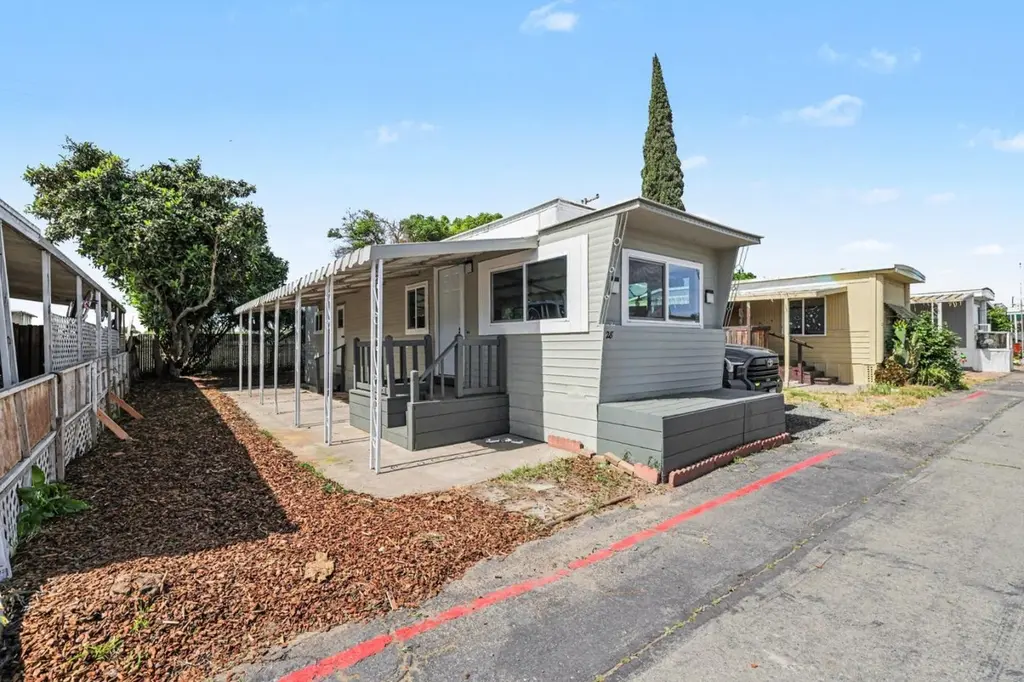 4400 Gateway Rd #28