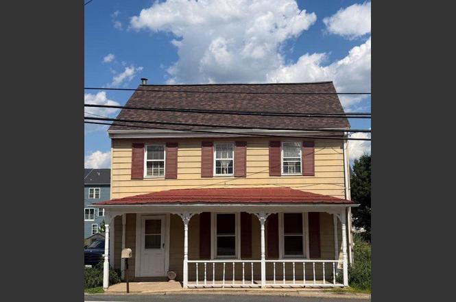 106 N Main St