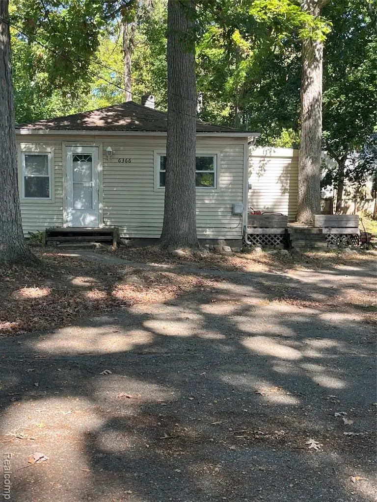 6366 Dellwood Dr