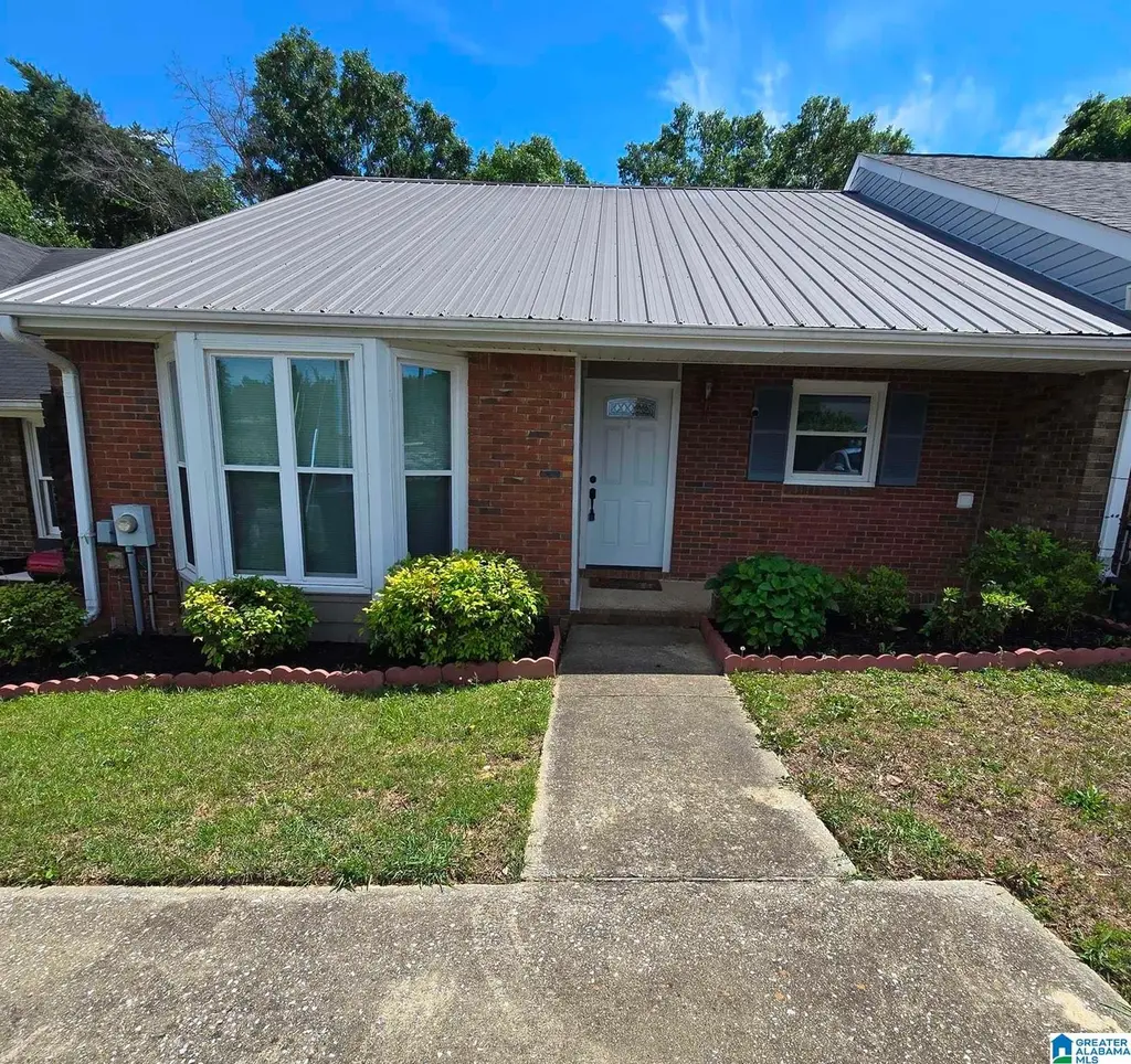 1121 King Arthur Ct