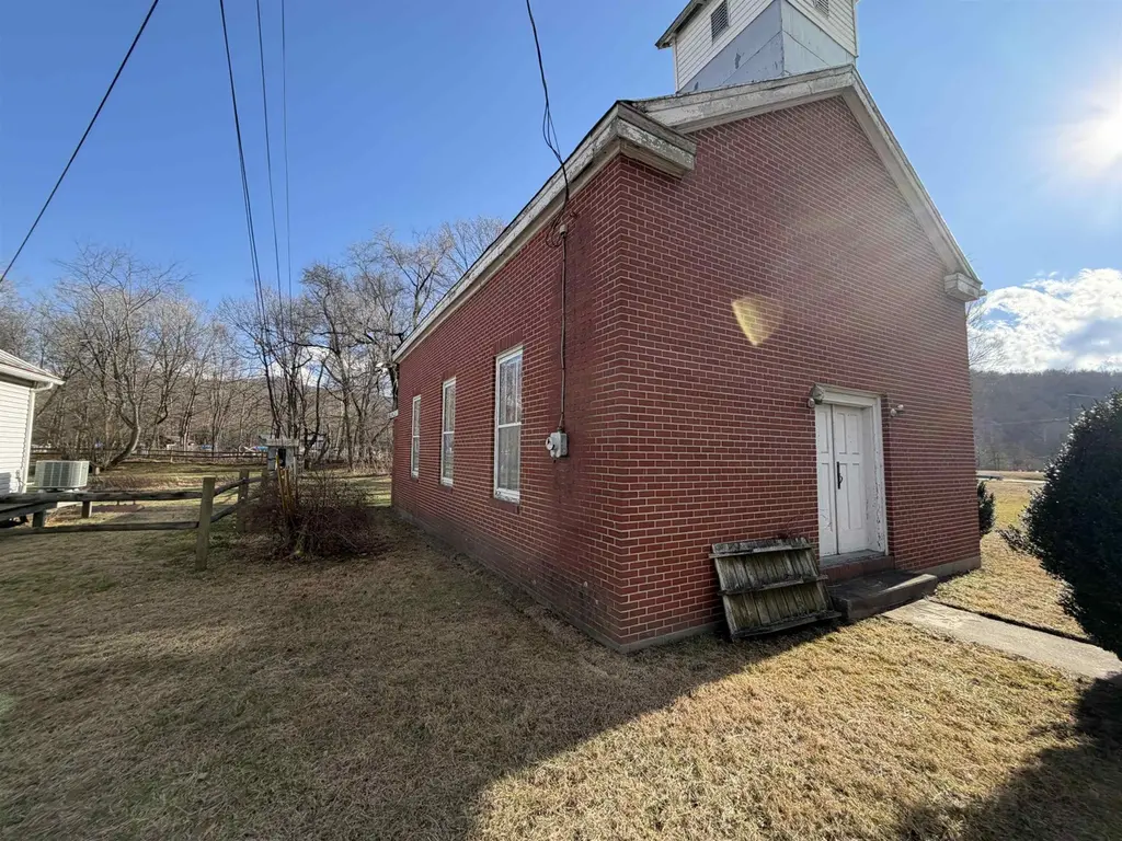 68 Augusta Springs Rd