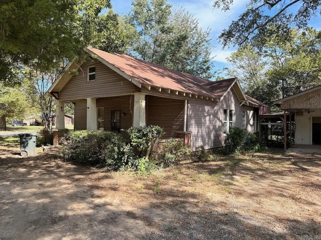 1130 N Gabbert