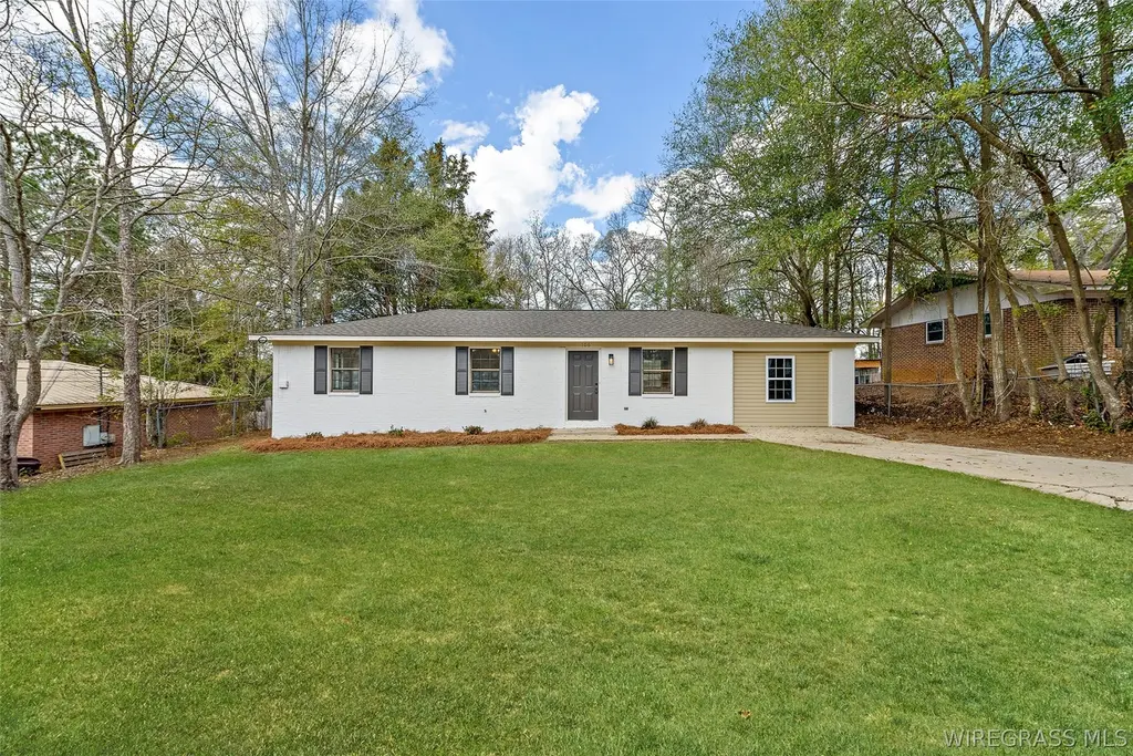 106 Oakridge Cir