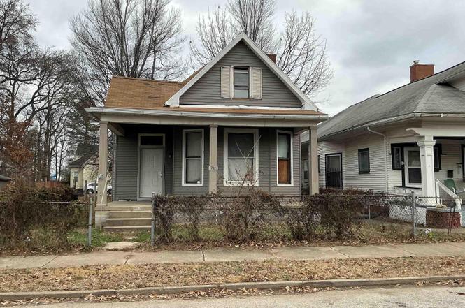 712 E Blackford Ave