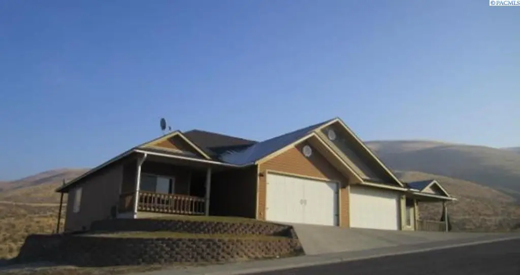 1350 Rohman Dr