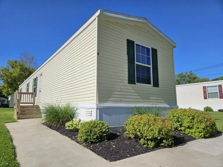 4 Sycamore Dr
