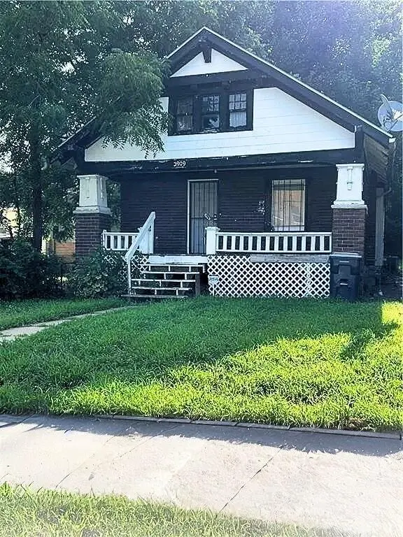 3909 Chestnut Ave
