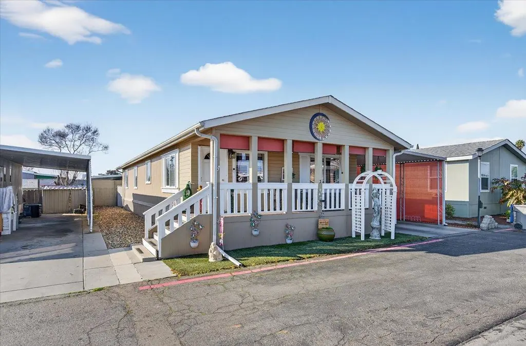 105 W Herndon Ave #3