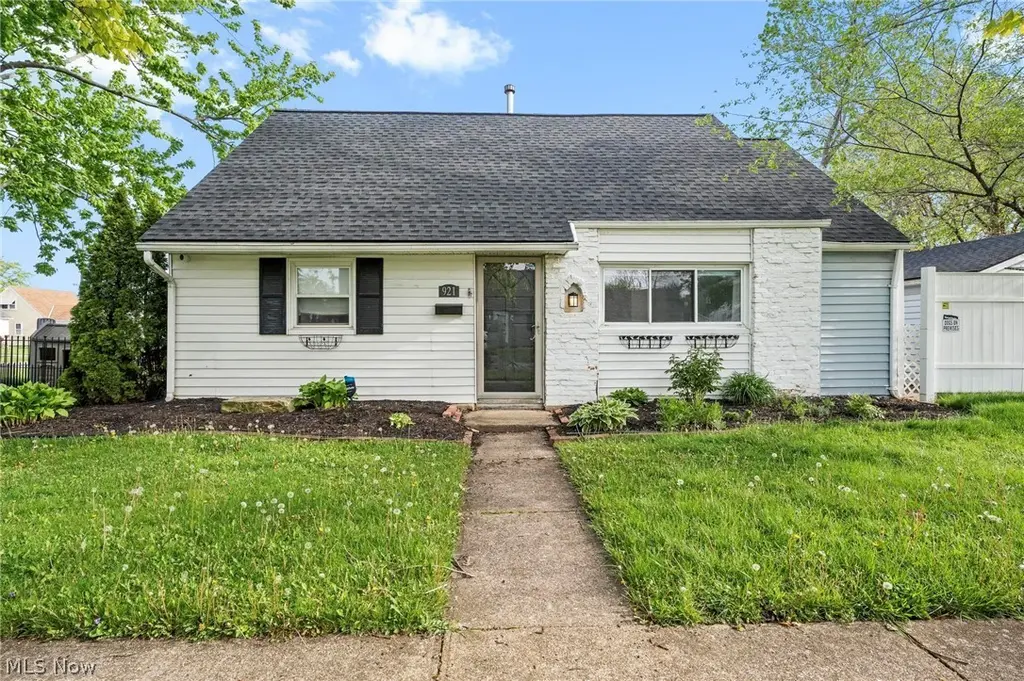 921 Euclid Ave