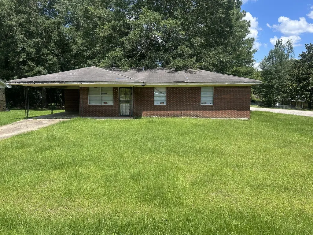 2 Magnolia St