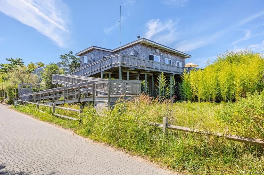 15 Dune Way