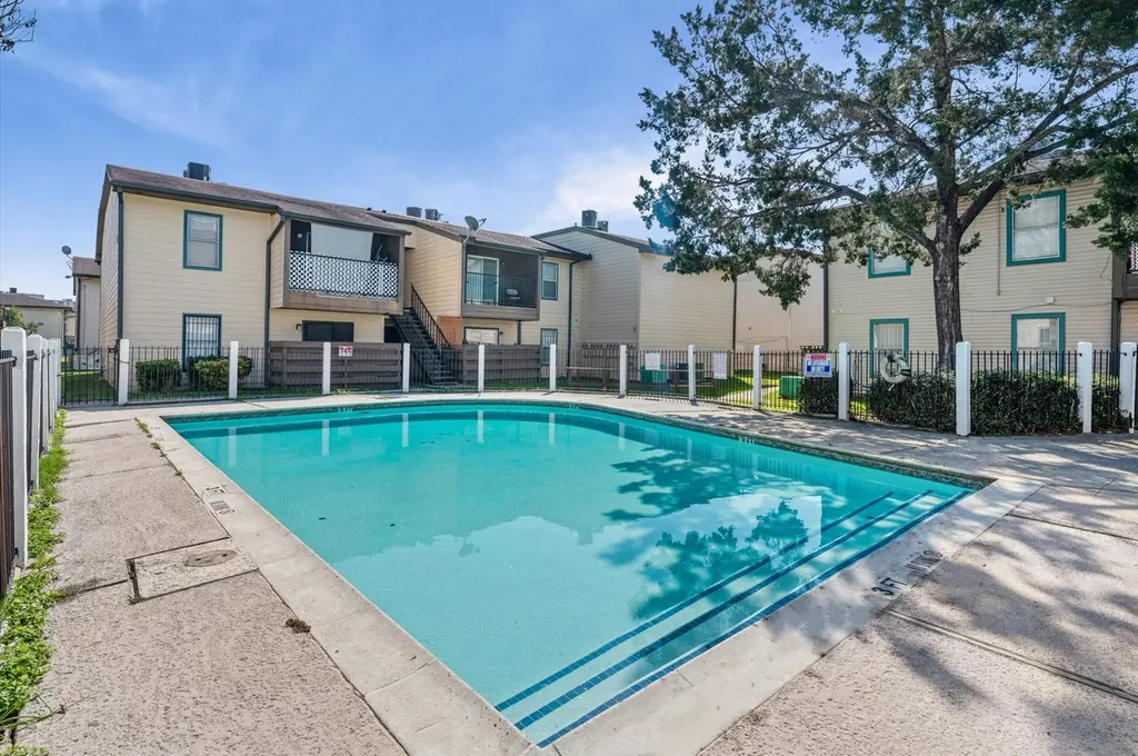 6161 Reims Rd #304