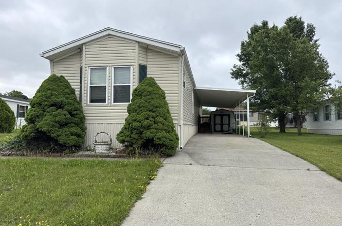 222 Pinewood Cir