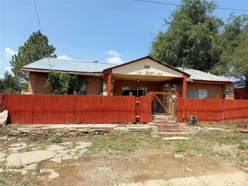 1311 Pecos St