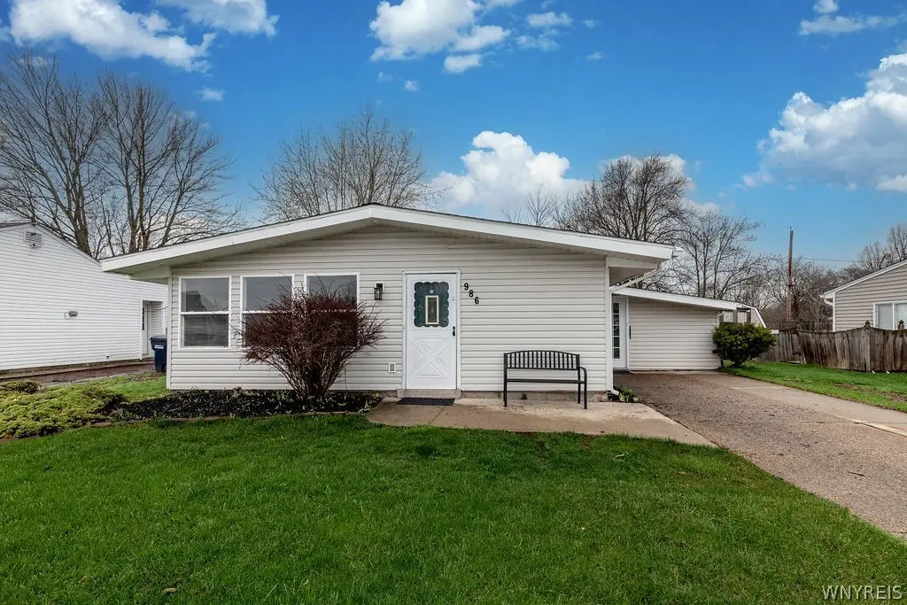 986 Enola Rd