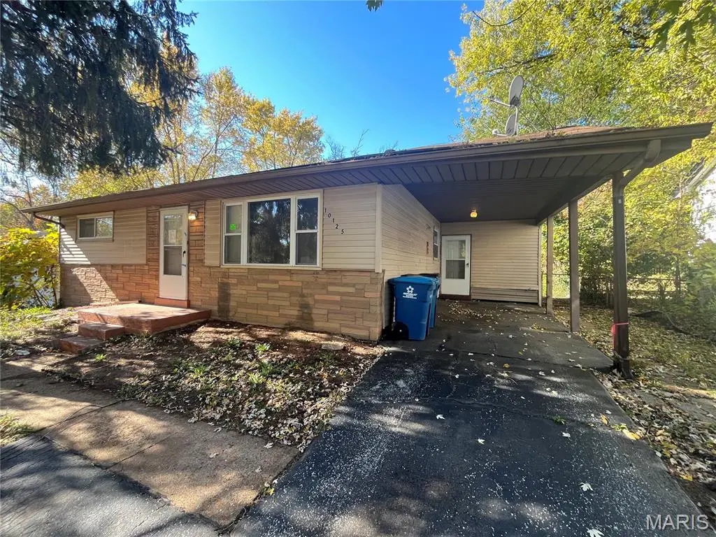 10125 Crown Point Dr