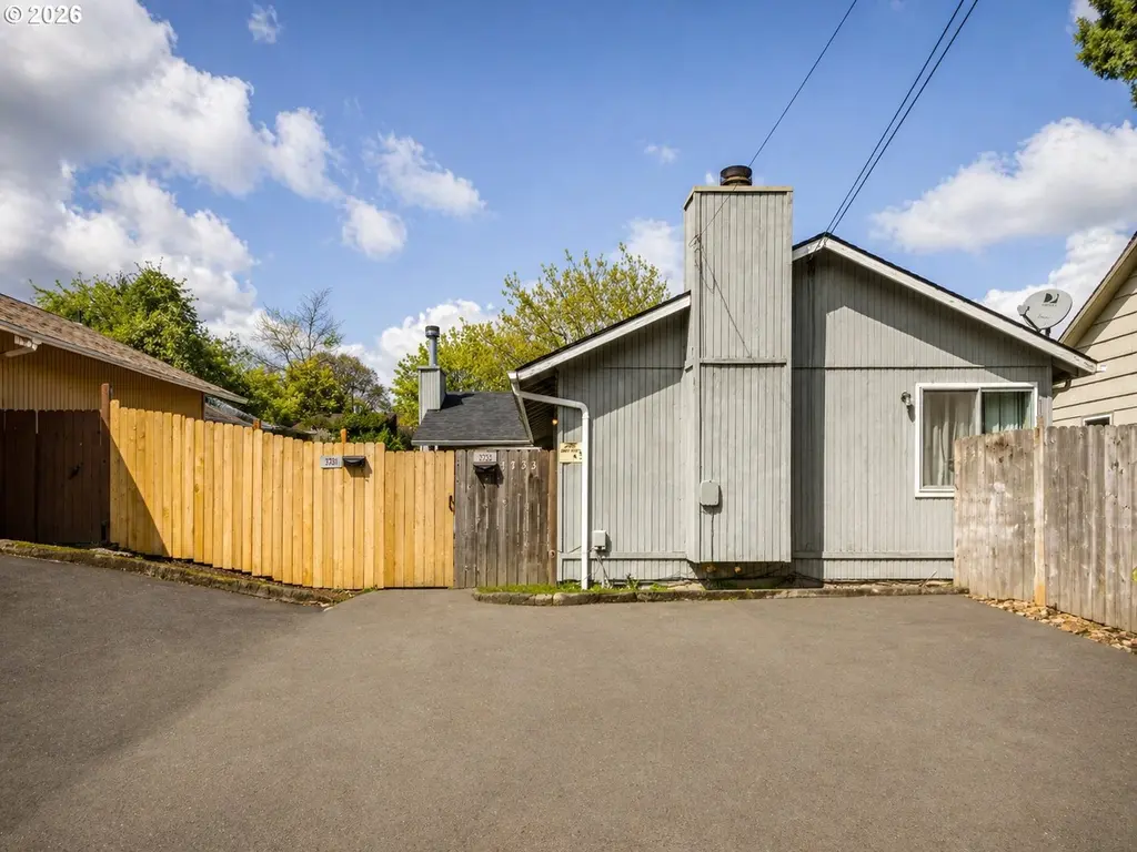 3731 NE 82nd Ave