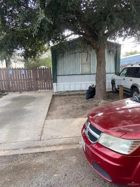 305 E Salazar Dr