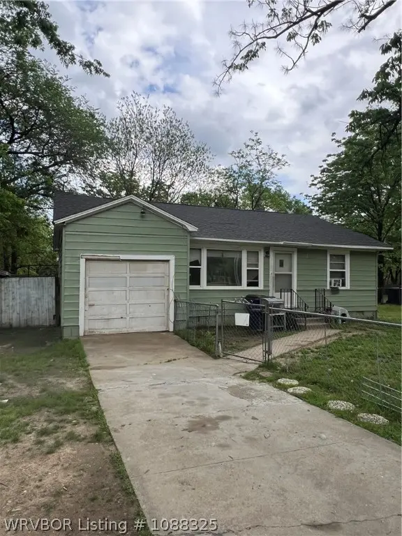 2410 N 52nd St