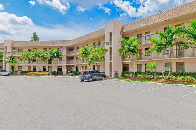 10304 Sunrise Lakes Blvd #202